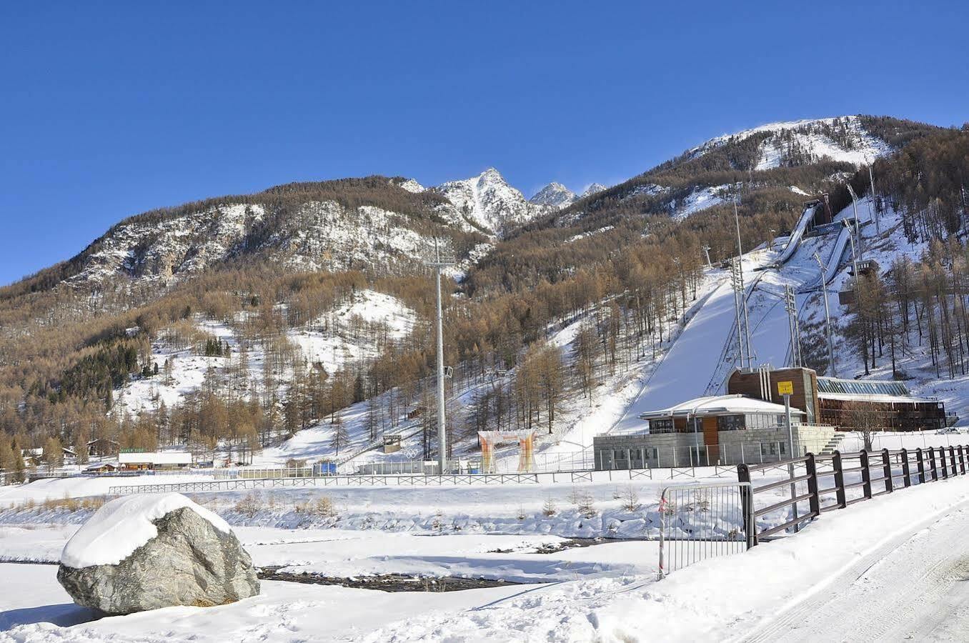 Pragelato Ski Jumping Hotel Ngoại thất bức ảnh